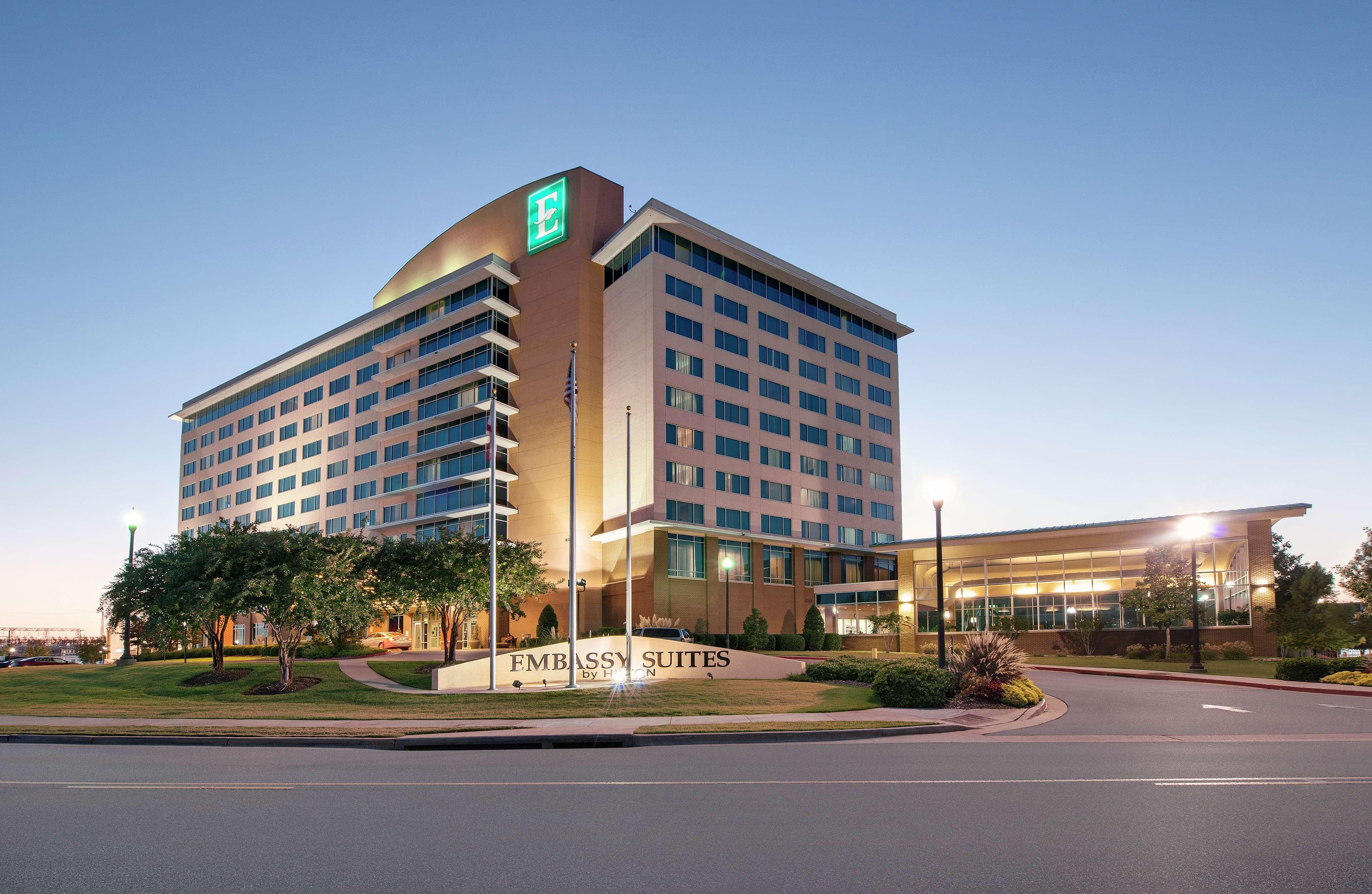 Embassy Suites Huntsville Exterior photo